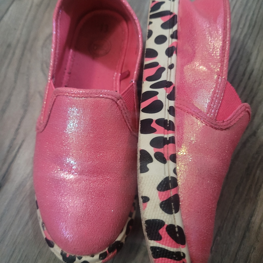 Girls shoes